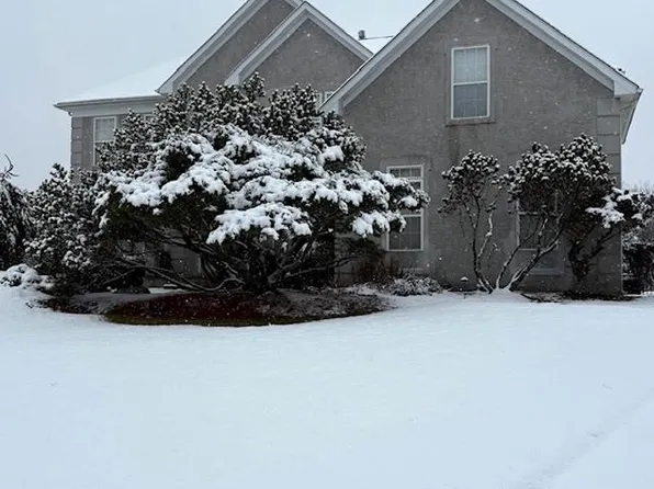 15 Dover Pl, Holland, PA 18966