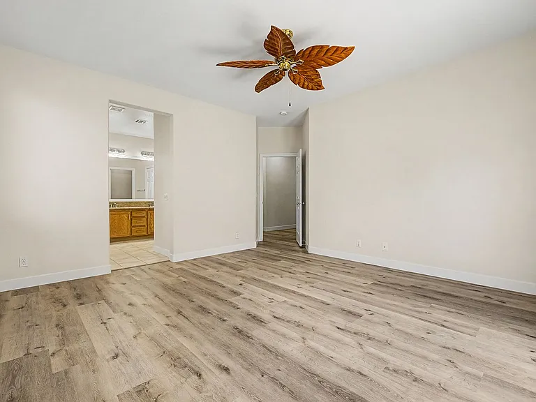 571 Kavanagh Pl — Photo 17