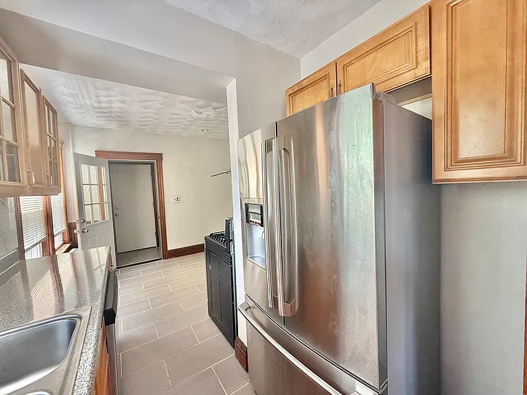 39 Dunbar Ave #1 — Photo 12