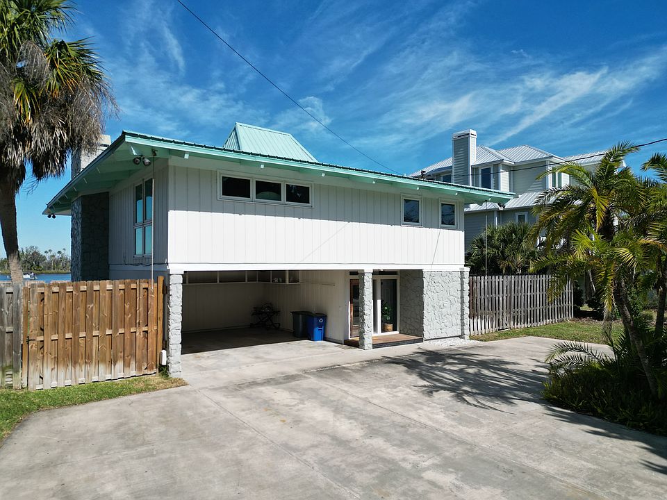 1st image of 1236 N Circle Dr