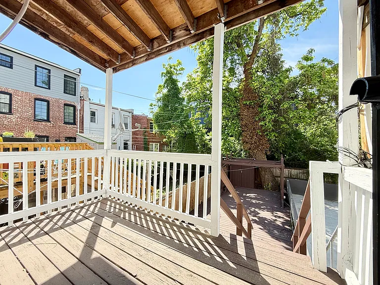 1004 Girard St NW — Photo 12