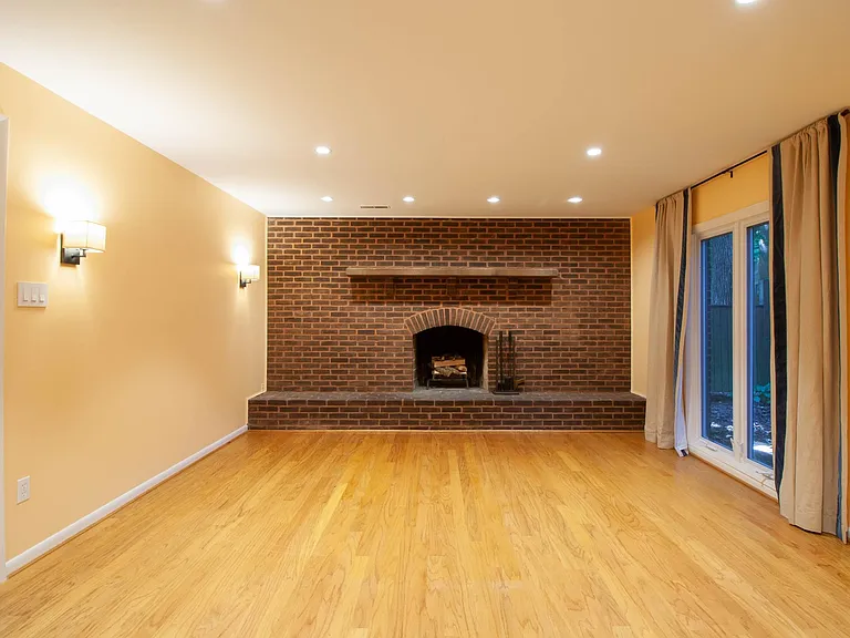 3503 Redwood Ct — Photo 33