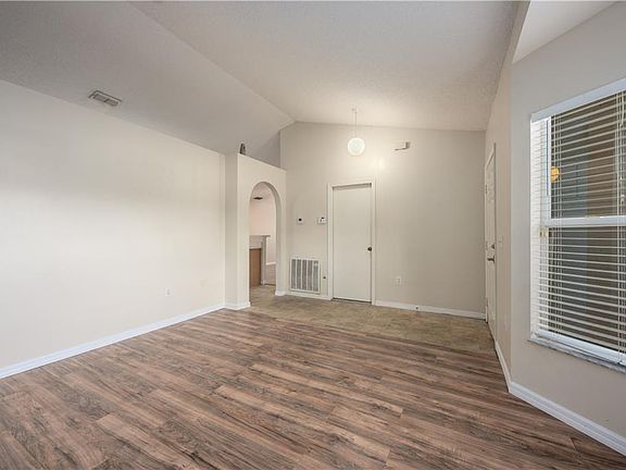 3rd image of 1949 SW Monterrey Ln