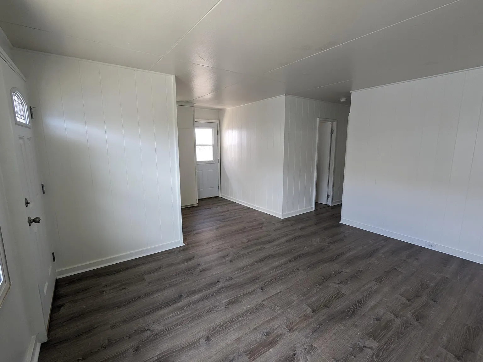 2 bed, 600 sqft, $2,400 — Photo 2