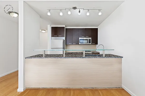 Sold by Compass | media 1