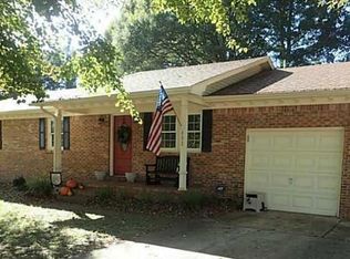 652 Hillwell Rd, Chesapeake, VA 23322