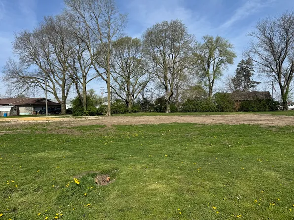 107 4th St E, Lyndon, IL 61261