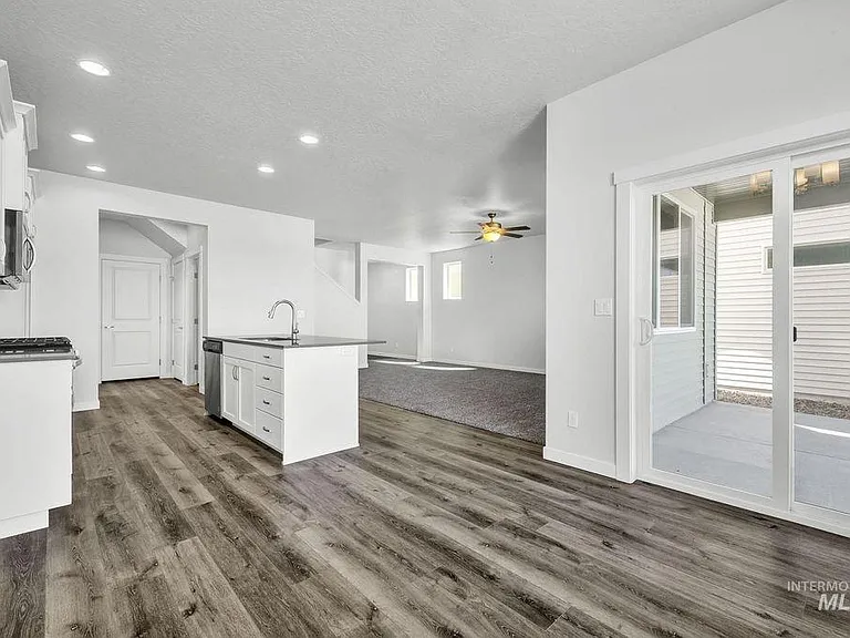 3068 N Laughridge Ave — Photo 13