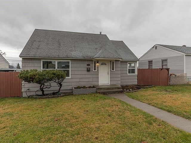 1st image of 1220 E Lacrosse Ave