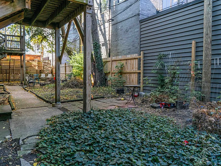 1466 W Argyle St #1R — Photo 10