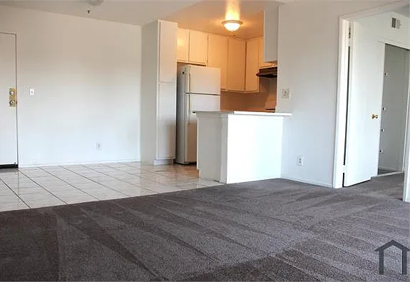 450 E 4th St #319