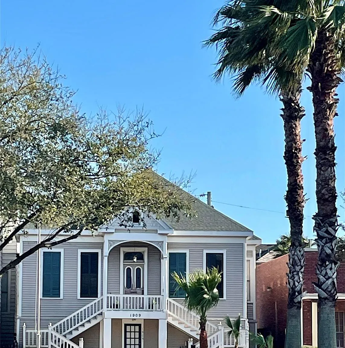 2 bed, 2.0 bath, 1768 sqft, $2,000 — Photo 1