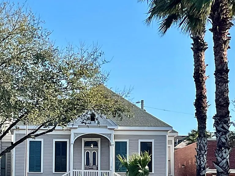 1909 Broadway St #UP — Photo 1