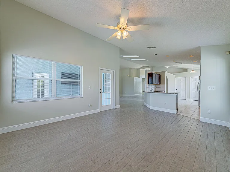 12549 Waterhaven Cir — Photo 21
