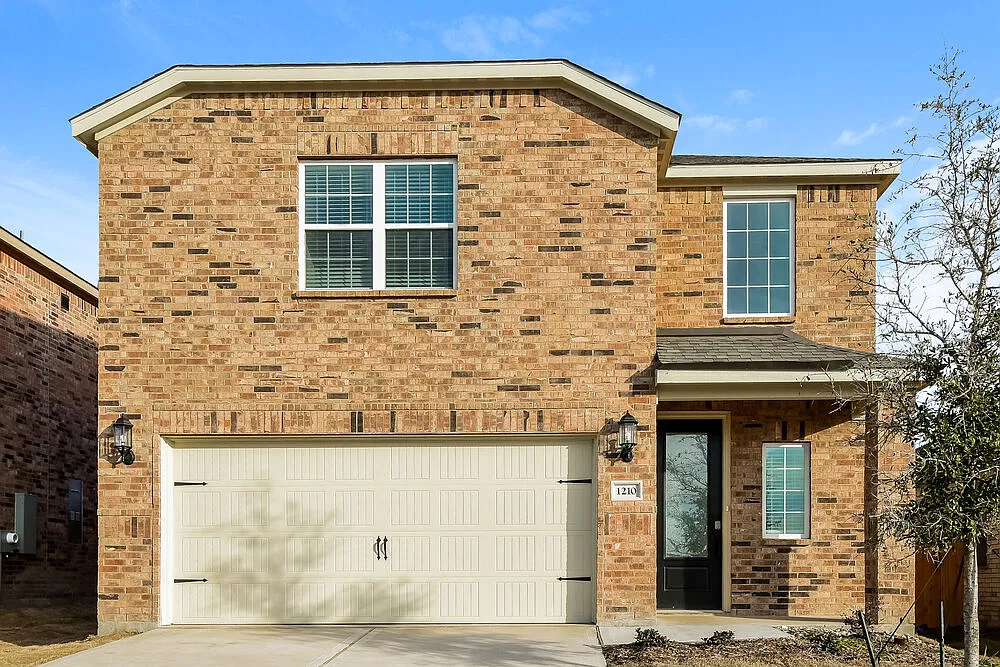 3 bed, 2.5 bath, 1627 sqft, $2,730 — Photo 1
