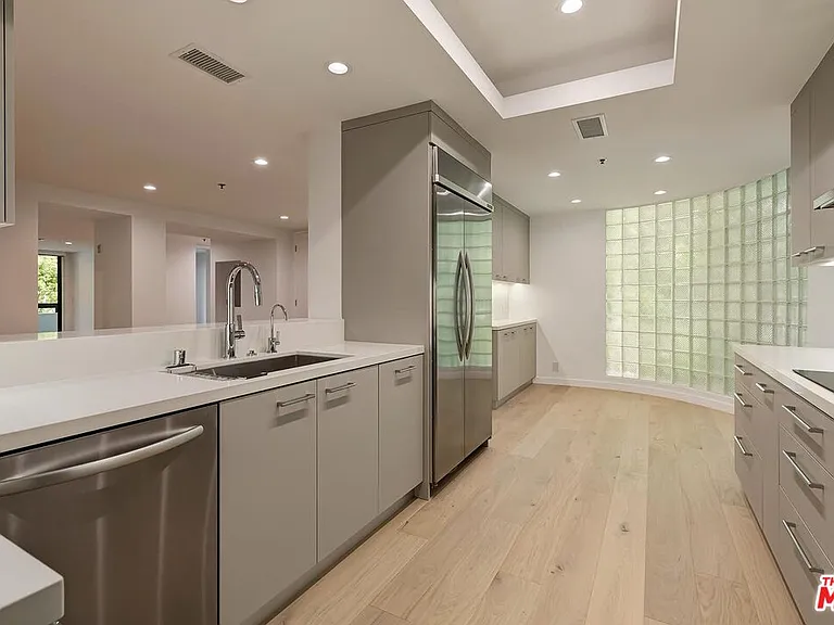 2142 Century Park Ln #102 — Photo 17