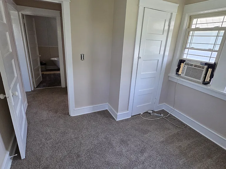 129 Kings Hwy — Photo 14