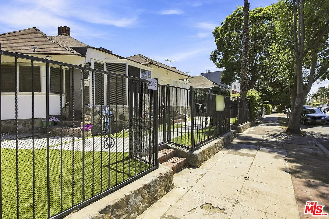 5 bed, 2.5 bath, $4,295 — Photo 2