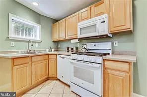 806 New Hampshire Ave NW — Photo 13