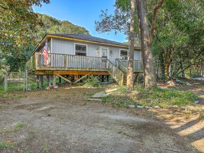 318 E Erie Ave, Folly Beach, SC, 29439