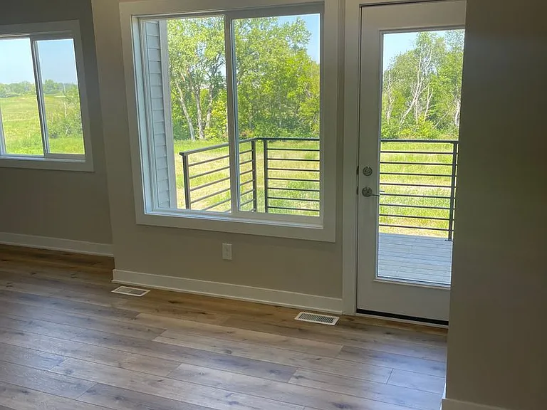 342 Harmony Ave — Photo 3