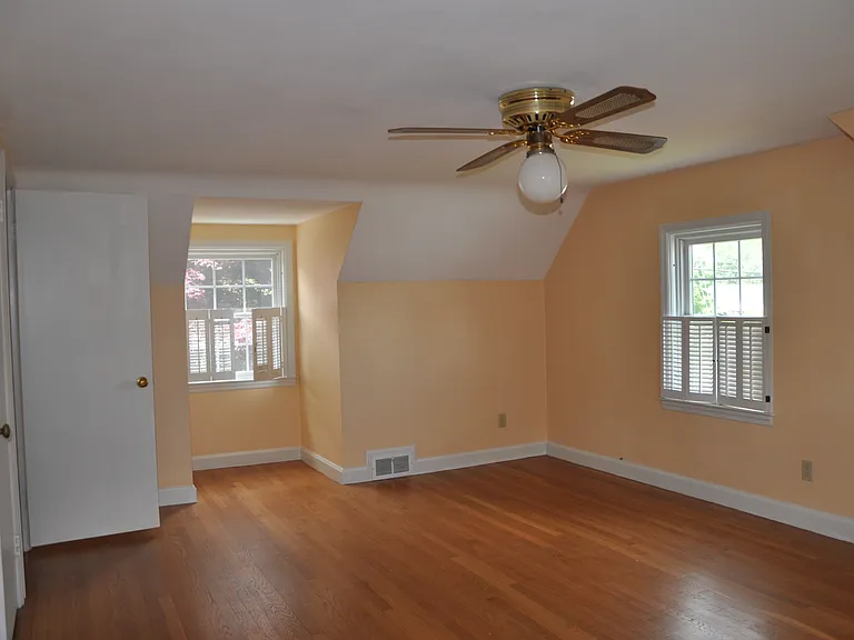 37 Elm Dr — Photo 11