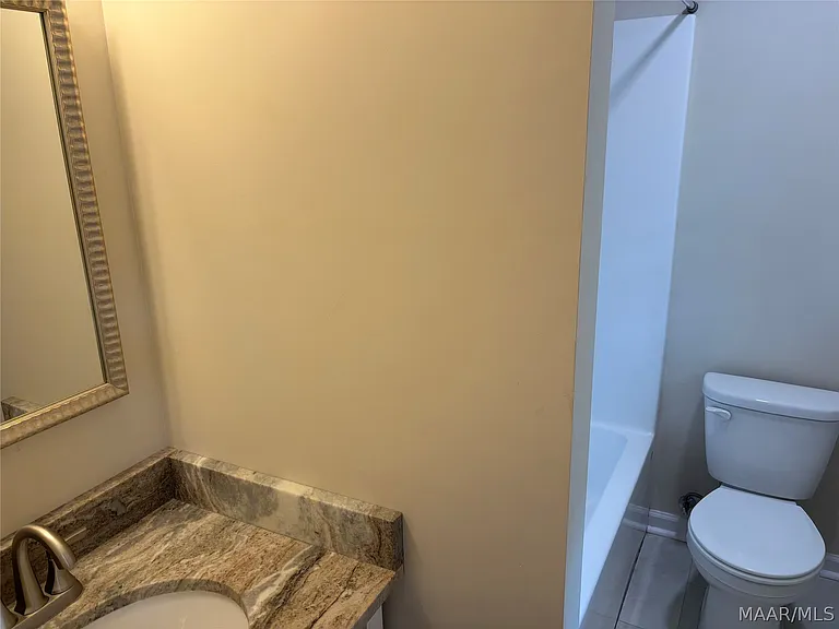 924 Peachtree St — Photo 11