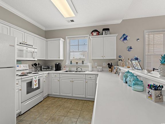4th image of 200 Castle Dr. #1366
