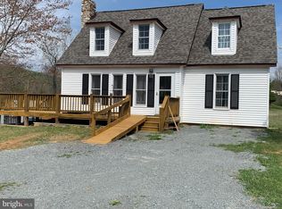 663 Aaron Mountain Rd, Castleton, VA 22716