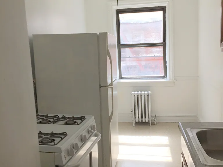 137 Mitchell Pl #C1 — Photo 1