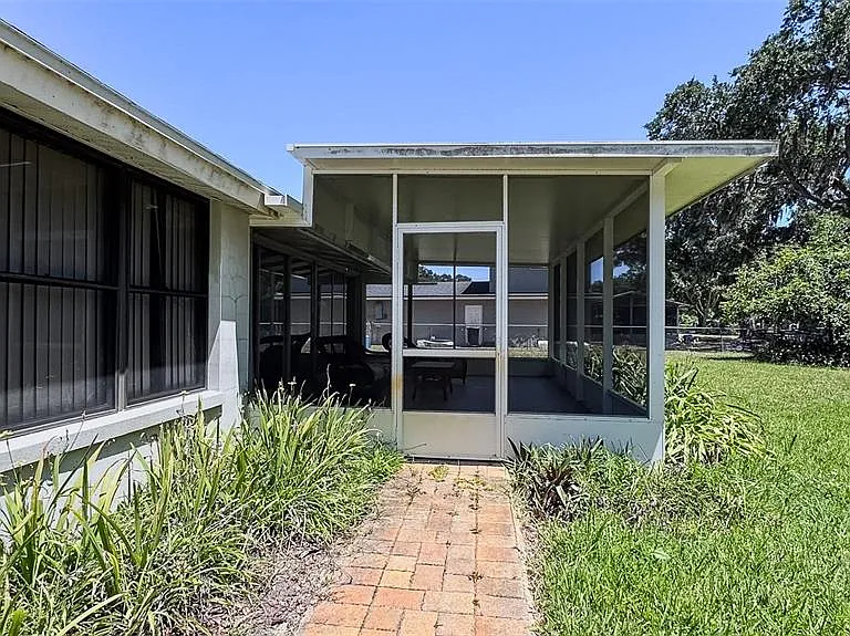 3895 Conine Dr E — Photo 14
