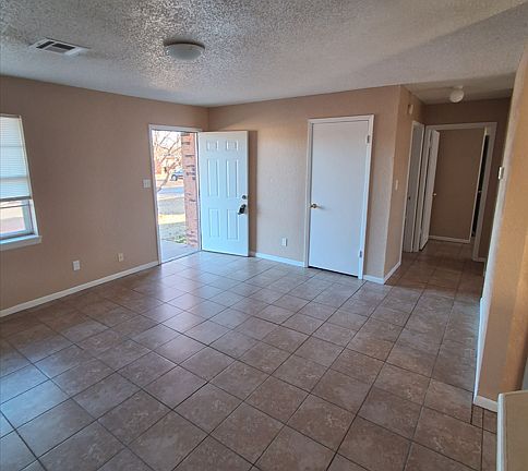 3rd image of 1402 Becky Ct