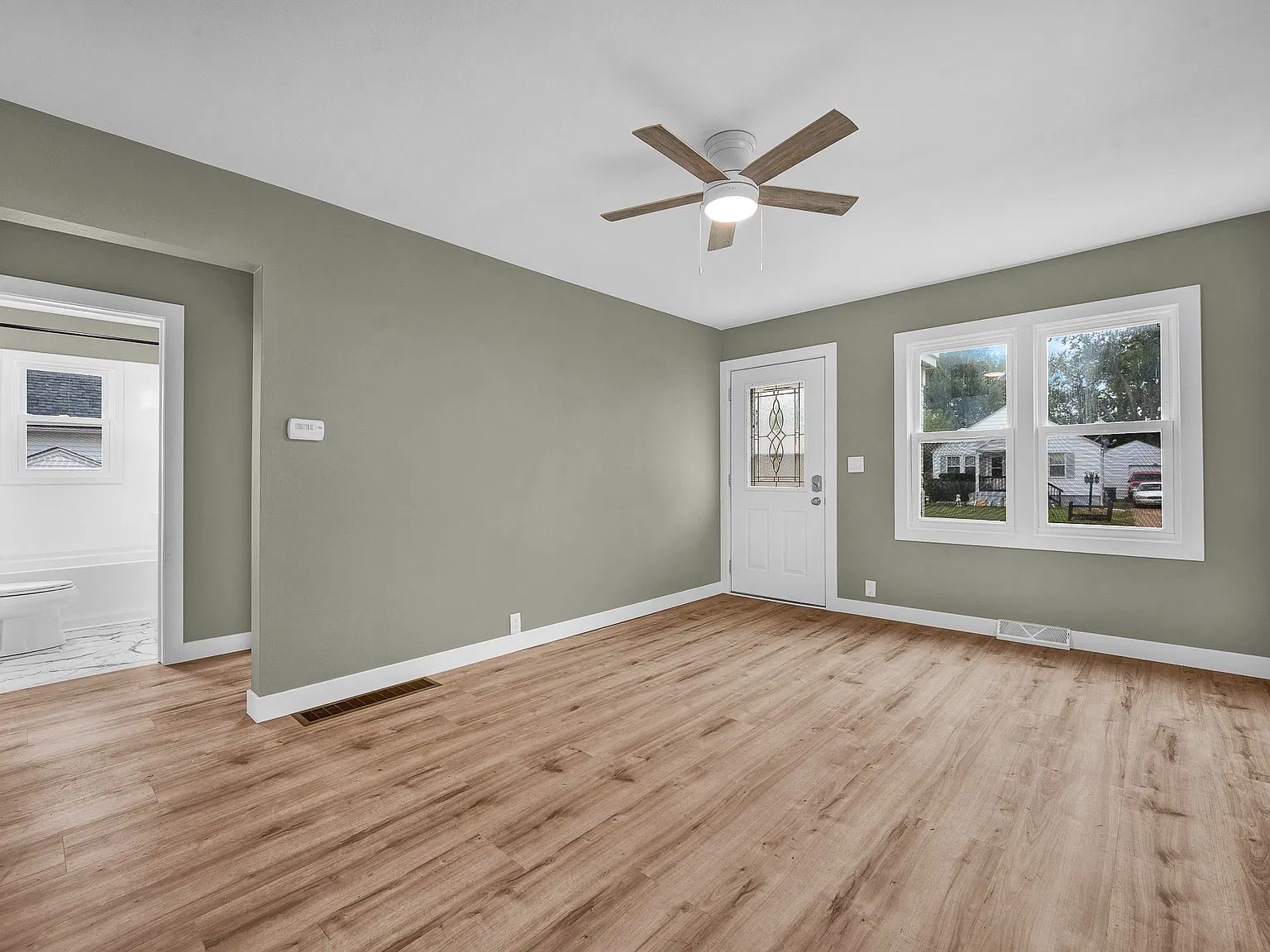 2 bed, 672 sqft, $1,400 — Photo 3