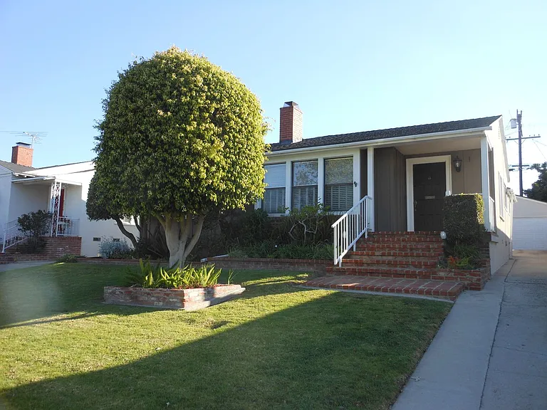 8340 Chase Ave — Photo 1
