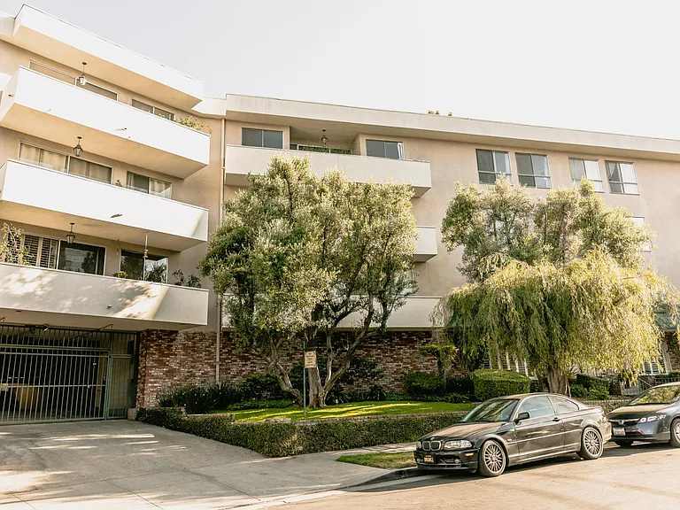 10650 Holman Ave #306 — Photo 35