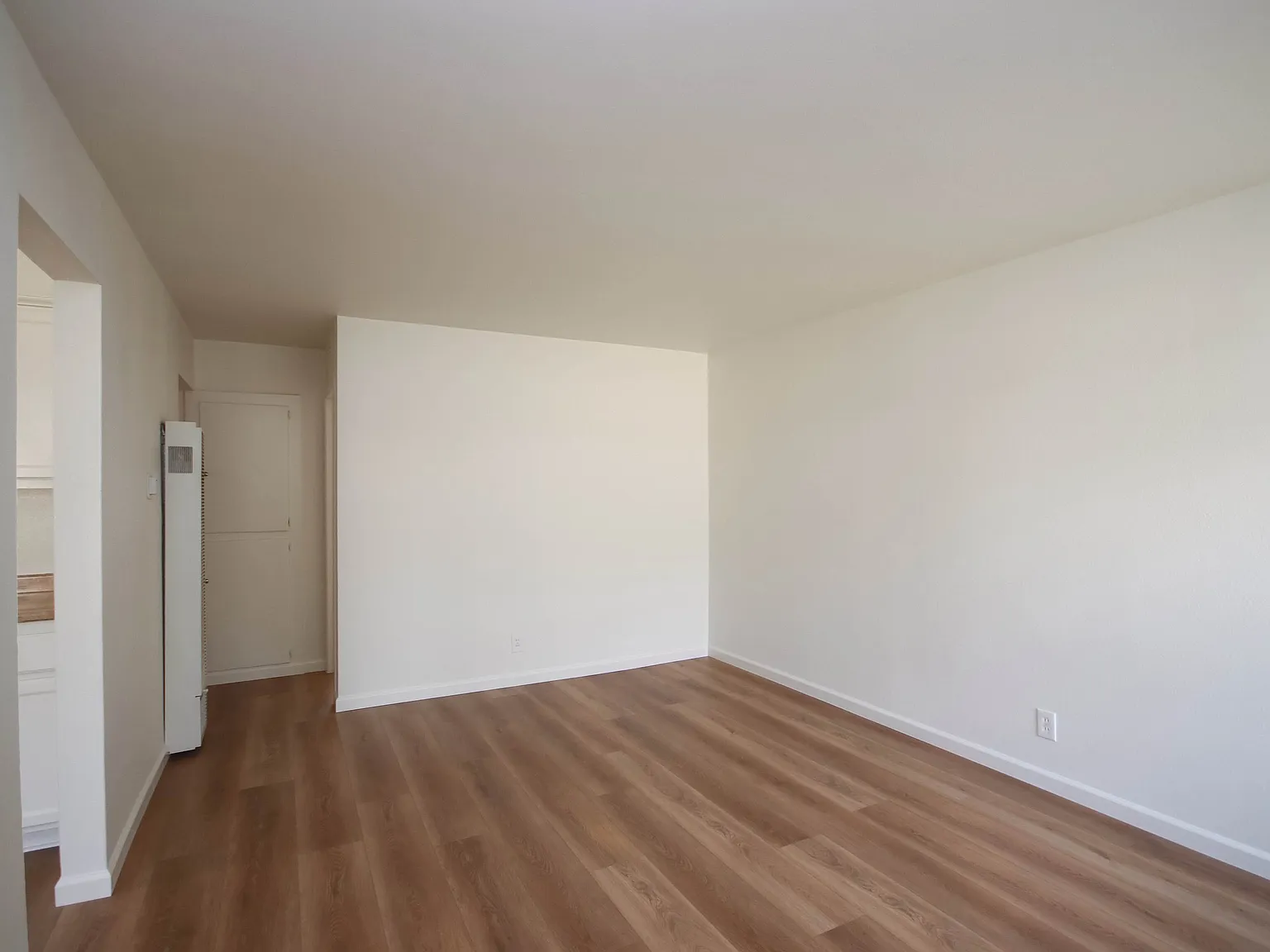 2 bed, 750 sqft, $2,285 — Photo 4