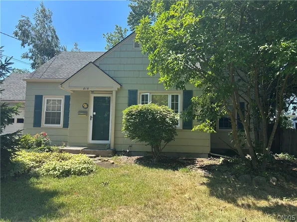815 2nd St, Liverpool, NY 13088