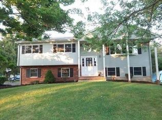 22 Sunset Dr, High Bridge, NJ 08829