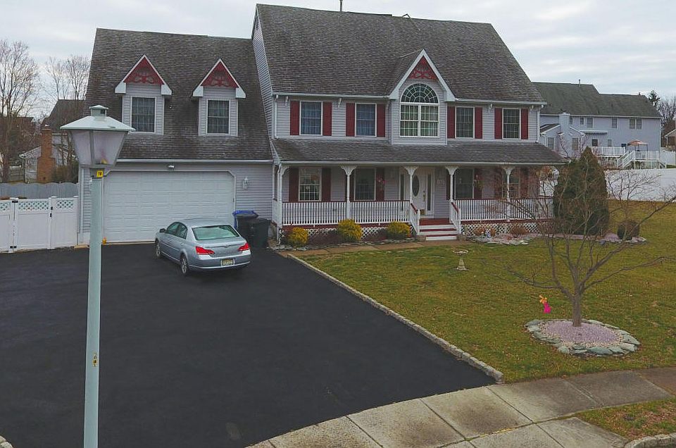 1st image of 168 Mistletoe Ct