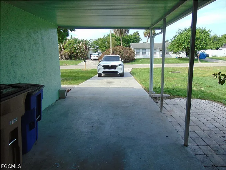 117 Stetson St — Photo 14