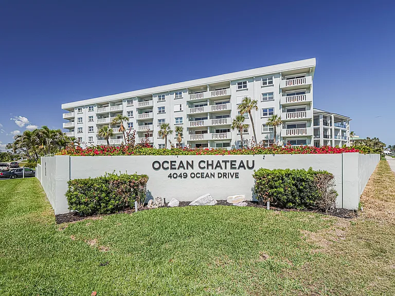 4049 Ocean Dr #305 — Photo 36