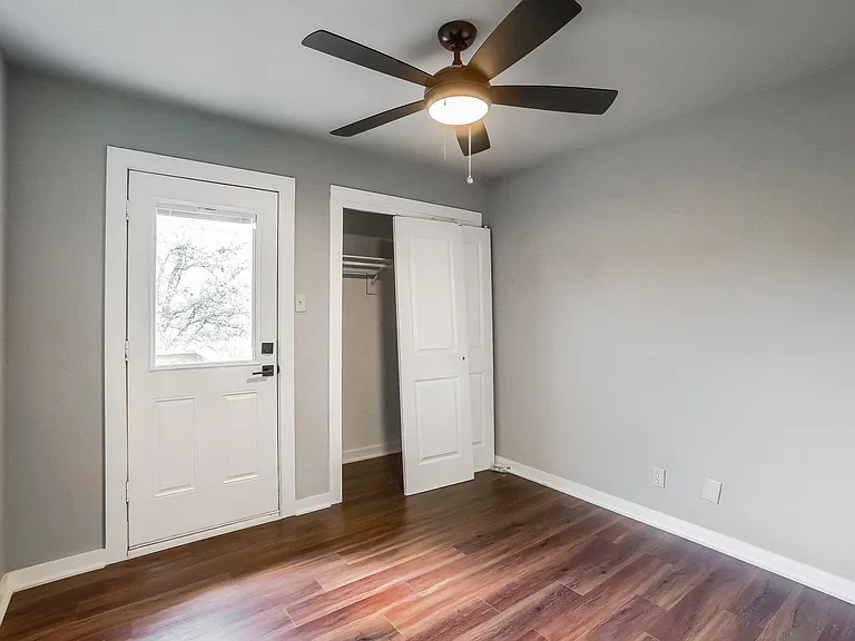 5909 Lago Vista Way #B — Photo 13