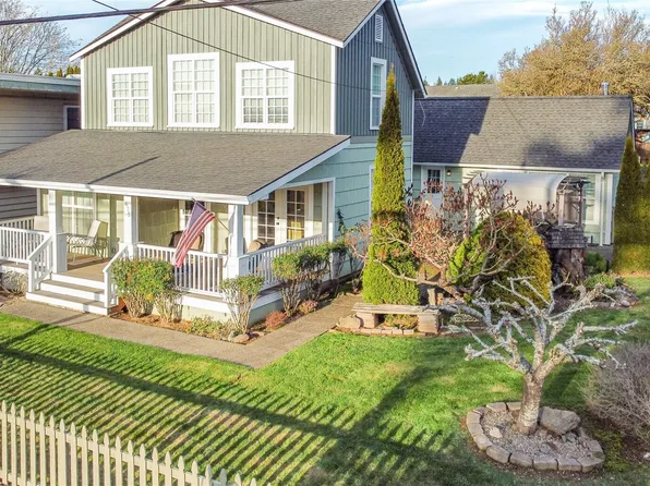 475 Columbia Street, Cathlamet, WA 98612