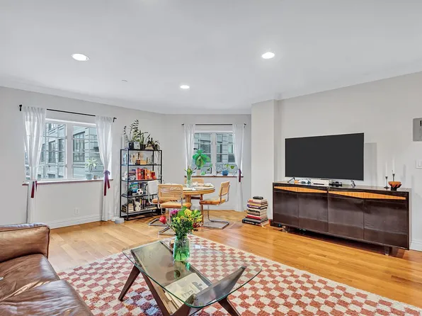 85 Hudson Ave APT 4B, Brooklyn, NY 11201