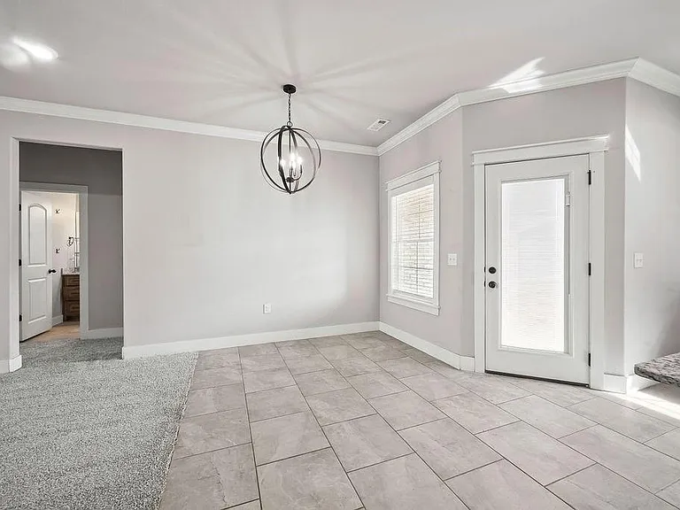 1052 Hampton St — Photo 6