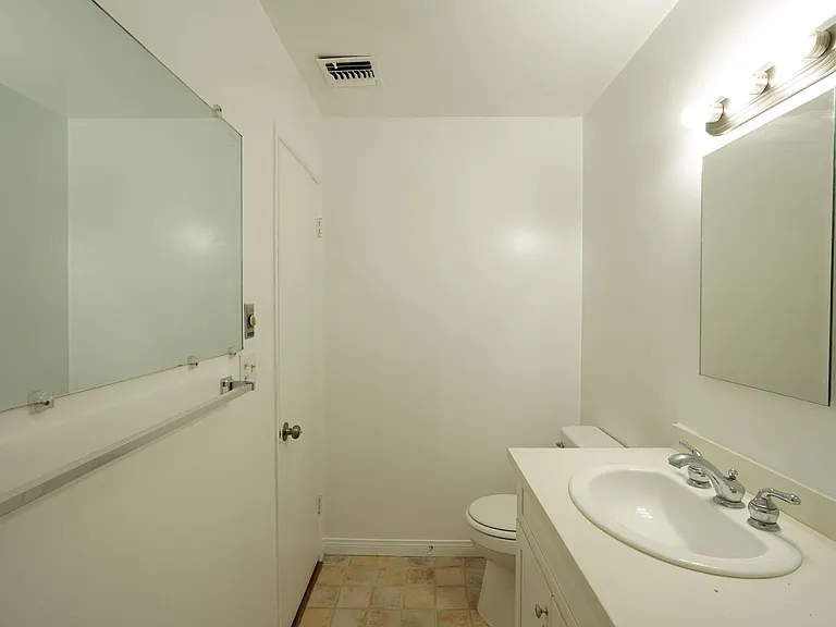 220 Lilac Ct — Photo 35