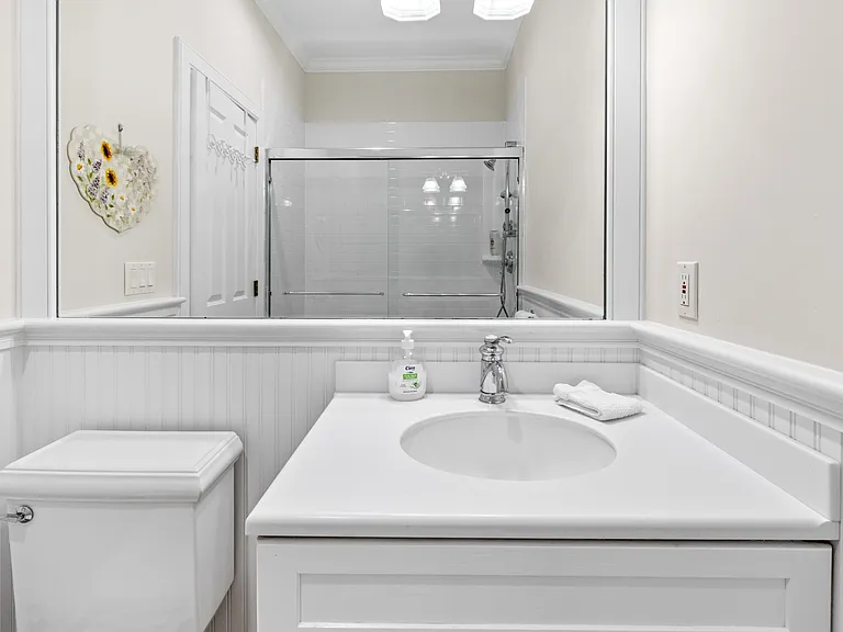 329 Dune Rd — Photo 42