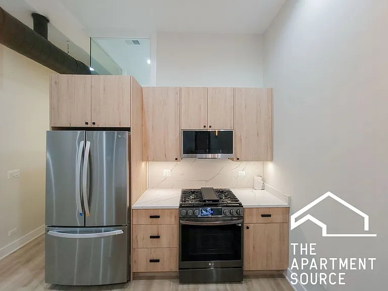 3830 N Southport Ave #1 — Photo 7