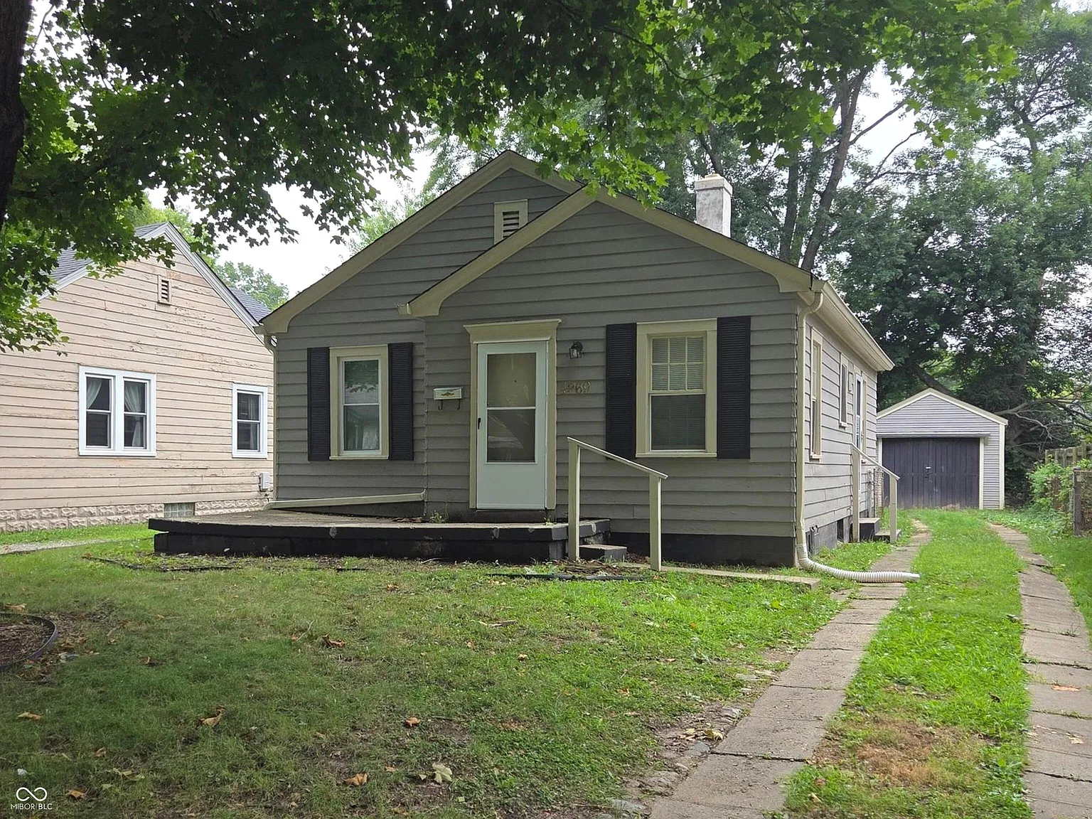 3 bed, 1.0 bath, 1026 sqft, $1,725 — Photo 3