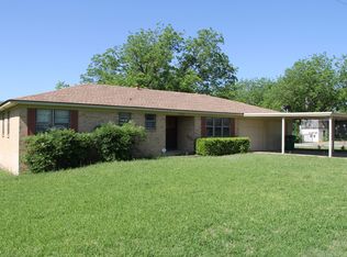 1104 E Boynton St, Hamilton, TX 76531